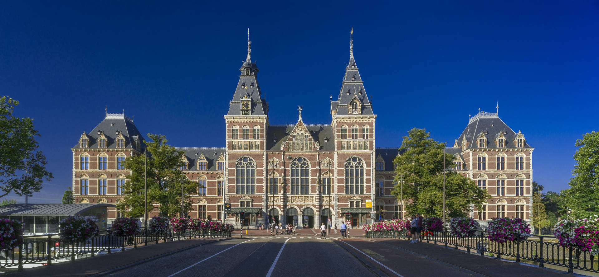 Rijksmuseummed Djupt Blå Himmel. Wallpaper