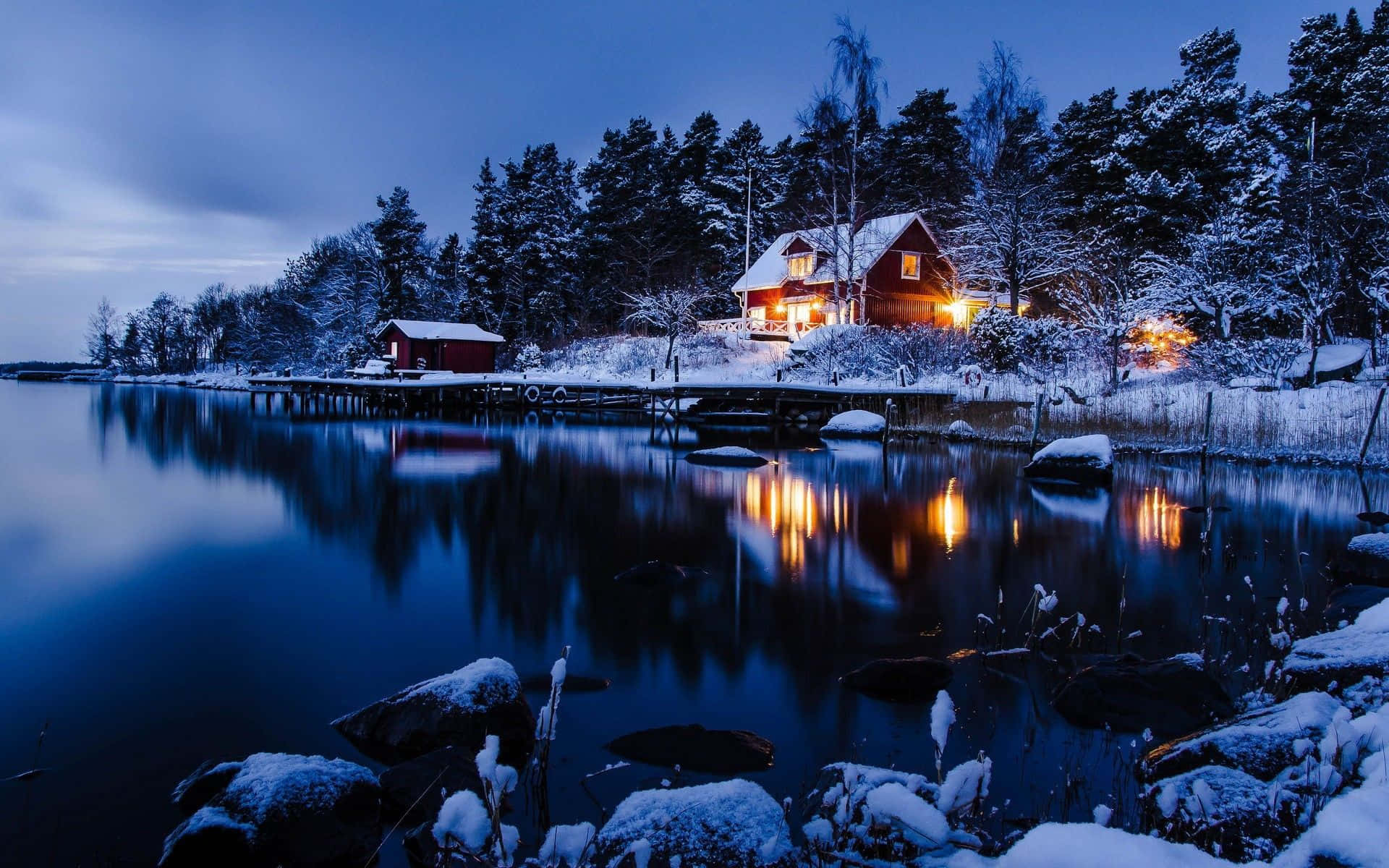 Papelde Parede De Inverno Com Neve Na Casa, Bonito Para O Desktop. Papel de Parede