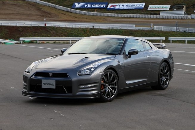   日産GT-R Pure edition 見た目の変化はあまりないが、中身は劇的に変化し...