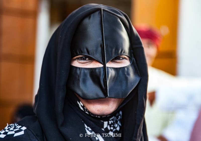 ブルカ　イスラム教の女性の服装 burqa