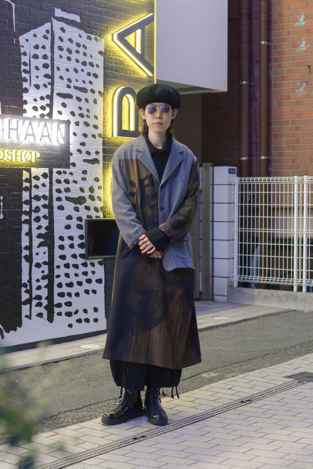 ダンテさん - ヨウジヤマモト(Yohji Yamamoto)、トム ブラウン(THOM BROWNE)｜渋谷ストリートスナップ1