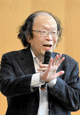 金田一　秀穂氏