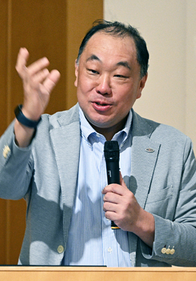 簑原　俊洋　氏