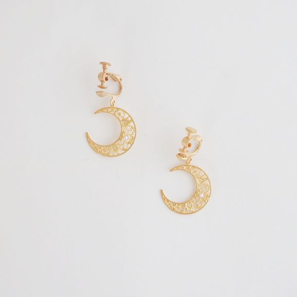 yʐ^zCHERRY BROWN Mini Brass White Pearl Earring