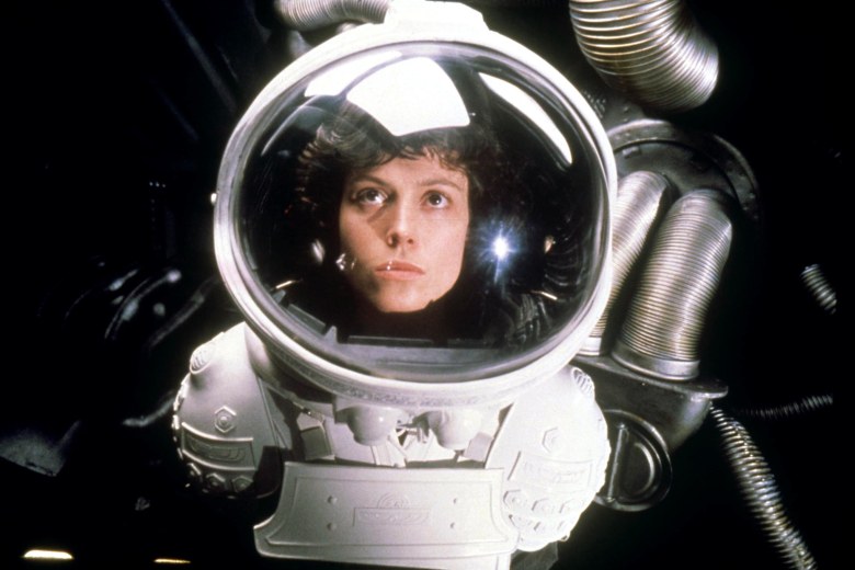 No Merchandising. Editorial Use Only. No Book Cover Usage.Mandatory Credit: Photo by 20th Century Fox/Kobal/REX/Shutterstock (5886256cb)Sigourney WeaverAlien - 1979Director: Ridley Scott20th Century FoxBRITAINScene StillAlien, le huitième passager