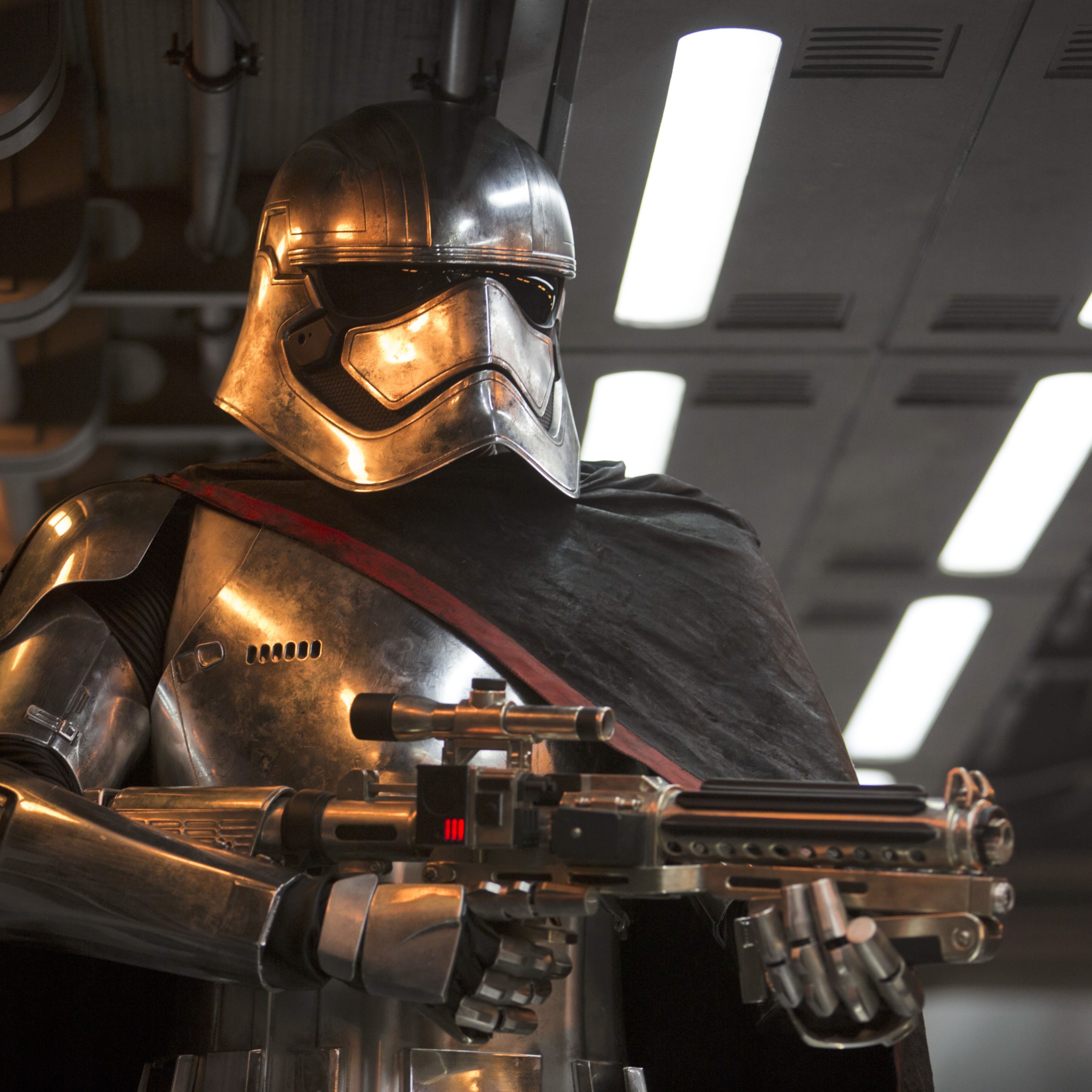 STAR WARS: THE FORCE AWAKENS, (aka STAR WARS: EPISODE VII - THE FORCE AWAKENS), Gwendoline Christie, as Captain Phasma, 2015. ph: David James/©Walt Disney Studios Motion Pictures/Lucasfilm Ltd./Courtesy Everett Collection