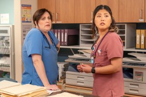 ST. DENIS MEDICAL -- "Pilot" -- Pictured: (l-r) Allison Tolman as Alex, Kahyun Kim as Serena -- (Photo by: Ron Batzdorff/NBC)