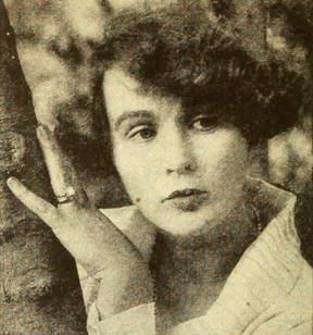 Adela Rogers St Johns - Apr 1922 Photoplay.jpg