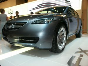 Lexus LF-X front side.jpg