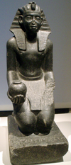 KneelingStatueOfSobekhotepV-AltesMuseum-Berlin.png