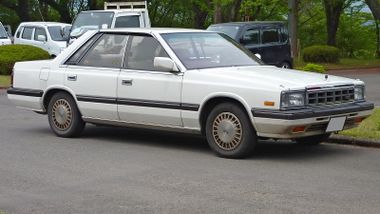 C32 Nissan Laurel.jpg