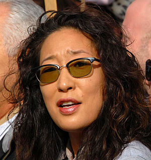 Sandra Oh WGA adjusted.jpg