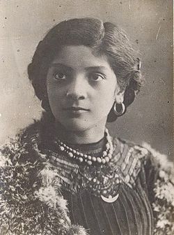 Fatma Mukhtarova.jpg