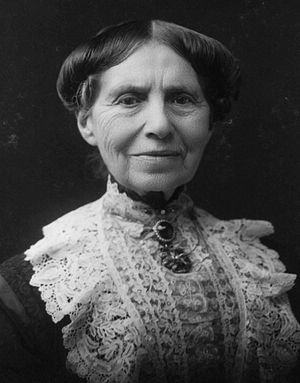 Clara Barton 1904.jpg