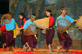 Khmer folk dance.JPG