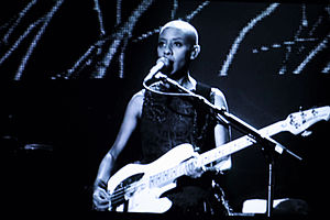 Gail Ann Dorsey.jpg