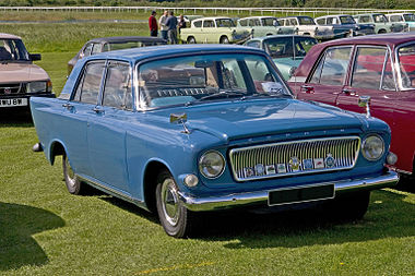 Ford Zephyr 211E front.jpg