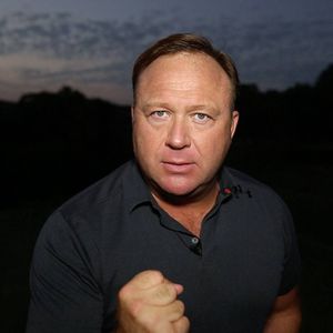 Alex jones.jpg