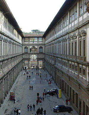 Galleria degli Uffizi court crop.JPG