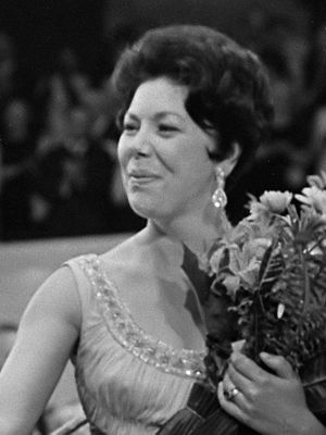 Janet Baker (1967).jpg