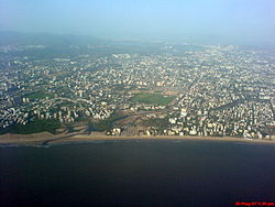 Juhu beach (Arial).jpg