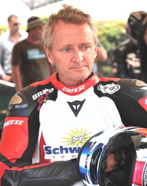 Kevin Schwantz in 2010 cropped.JPG