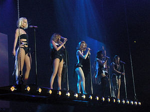 GirlsAloudOOCLive.jpg