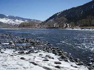 YellowstoneRiverNearYankeeJimCanyon.jpg