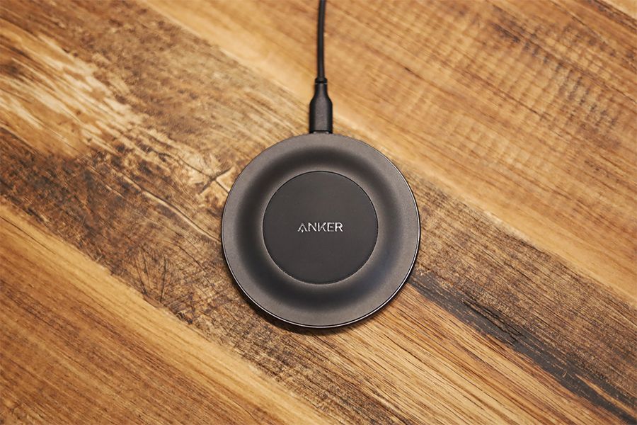 Anker PowerWave Pad Alloyの本体画像