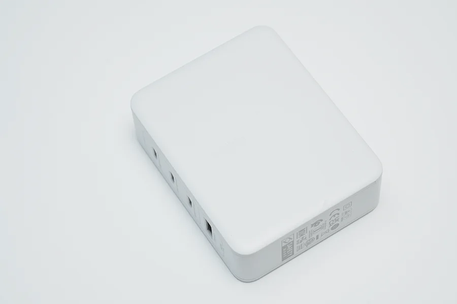 Belkin BoostCharge Pro 140W 4-Port GaN Wall Charger本体デザイン