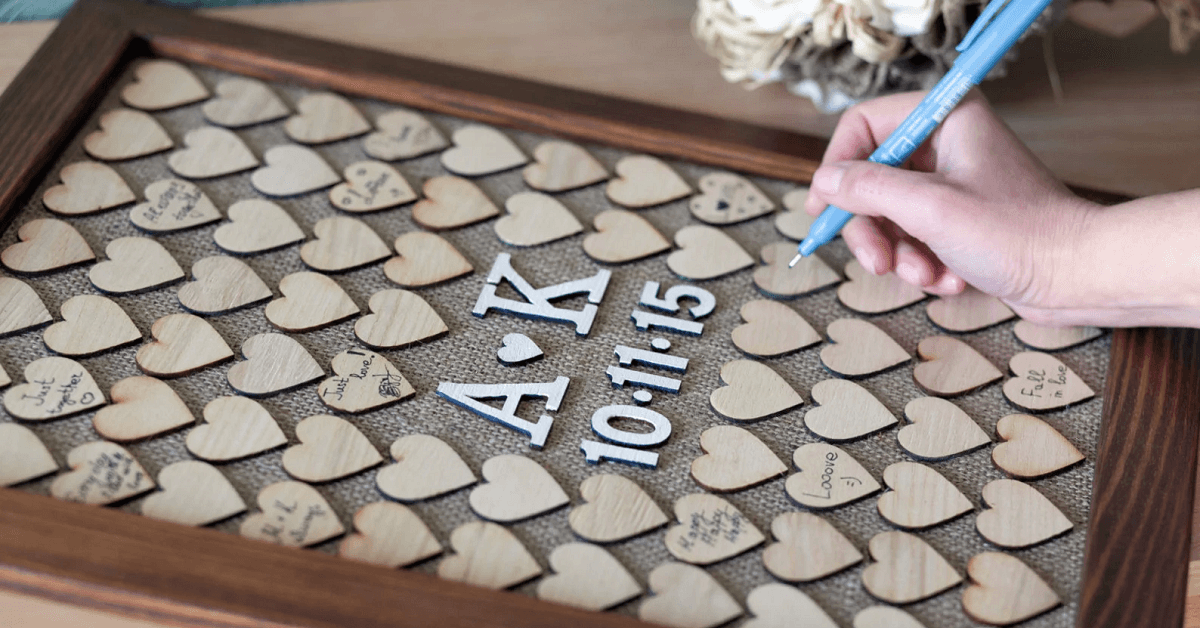 17 Traditional and Modern Rustic Wedding Guest Books With Country Charm!