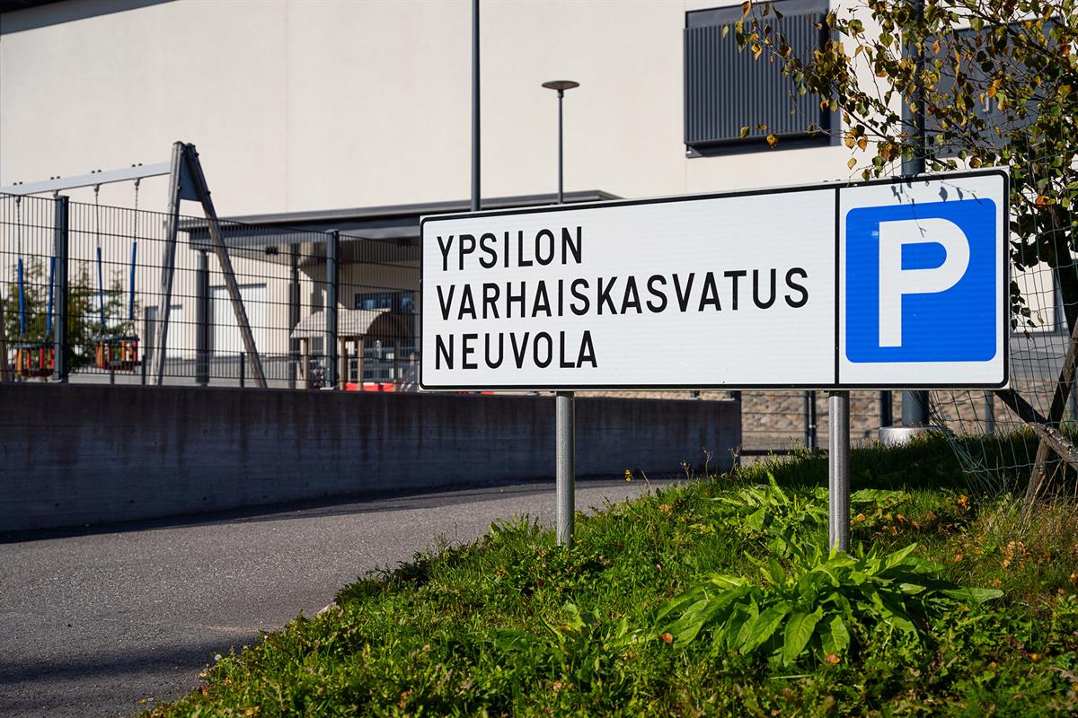 Varhan sote-keskussuunnitelmien mukaan  Pohjois-Turun eli Yli-Maarian Ypsilonin ja Paattisten neuvolat suljettaisiin ja niiden palvelut siirrettäisiin Turun keskustaan. Sitä vastustavat alueen asukkaiden lisäksi useat puolueet. 