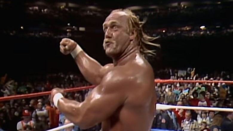 Hulk Hogan flexing in the ring