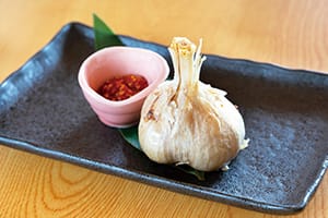 国産にんにくの丸揚げ